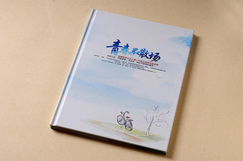 如何制作一本高中畢業(yè)紀(jì)念冊？